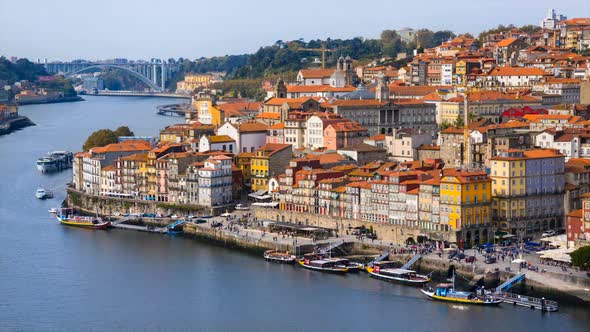 Douro river and Ribeira quai