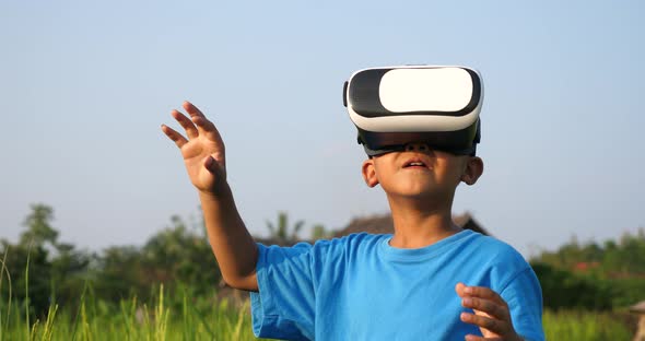 Rural Boy Explores Virtual Reality