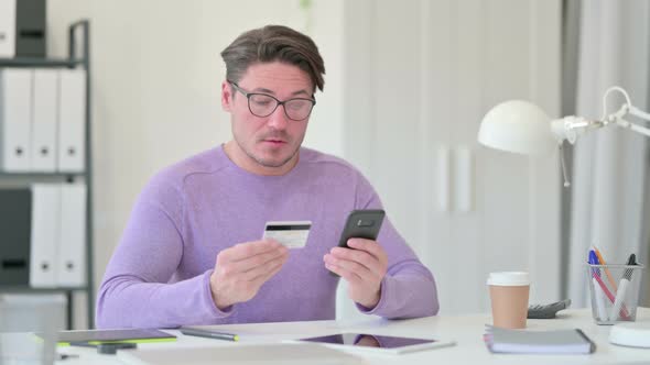 Online Shopping Failure on Smartphone By Middle Aged Man