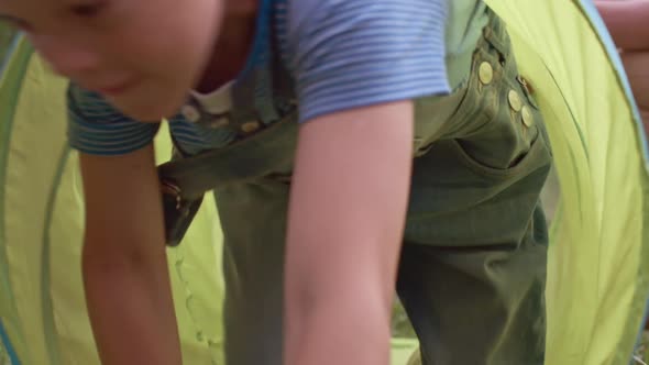 Children Playing with Tent Tunnel alt