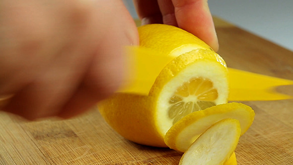 Slicing Lemon