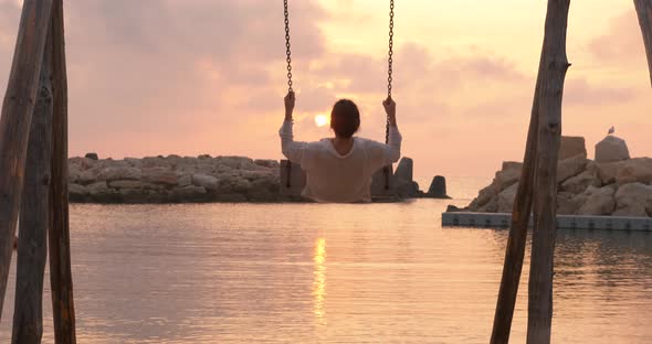 Summer Breeze on Swing