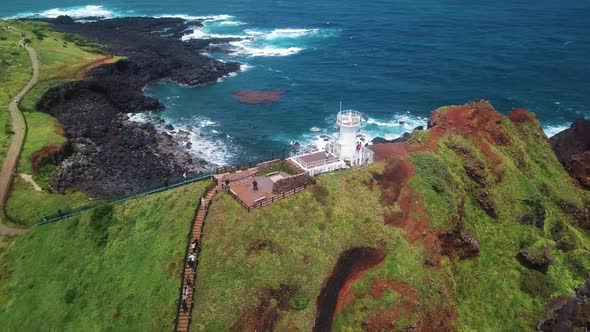 A lighthouse that protects the blue sea of ​​Jeju Island