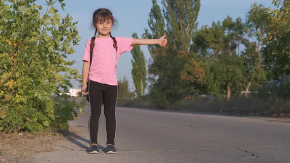 Lost child in the street.  alt