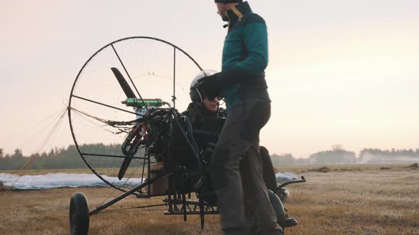 Pilot Giving Instructions to Client Before Start