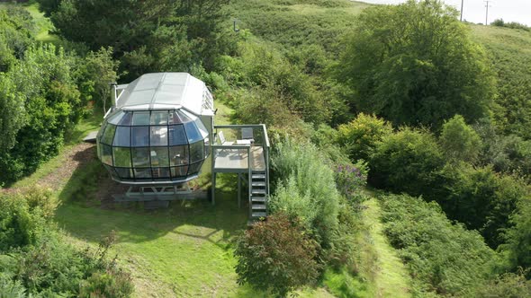 AERIAL REVERSE - A stylish and quirky home in Scotland