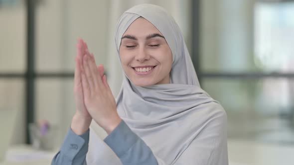 Young Arab Woman Clapping Applauding