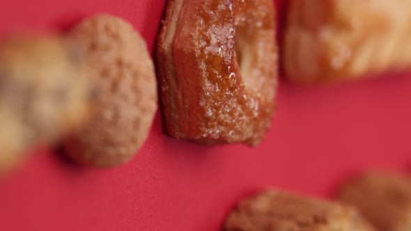 Vertical video, A pattern of different cookies laid out on a red background