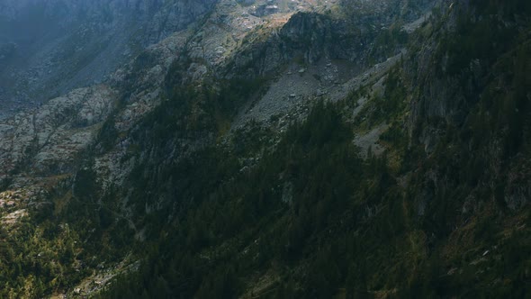 Aerial view of the mountain range that overlooks Gerola Alta.