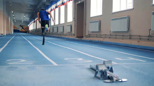 Jogging Practice of a Man with an Artificial Leg