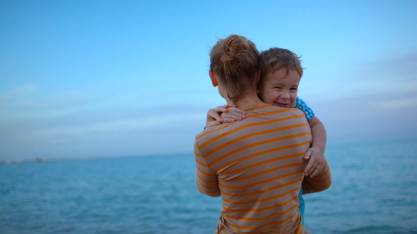 Sweet Family By  Sea alt