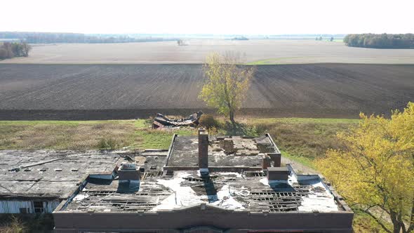 Grand Prairie Elementary School abandoned building in Ohio drone videoing down.