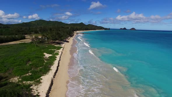 Aerial shot of Bellows Field Beach Park.