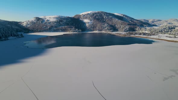 Abant Lake frozen, frozen lake