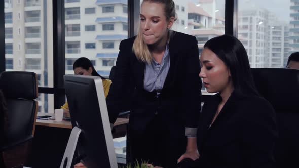 Young Leader Gives Advice to Young Woman Worker