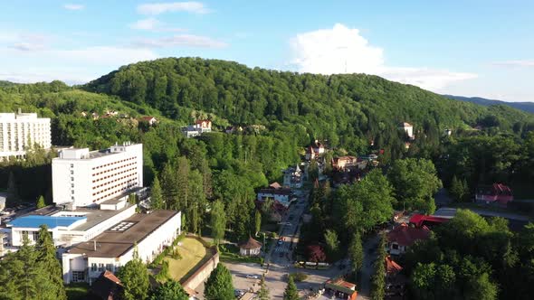 Mountain Resort Hotels And Cottages Among The Trees