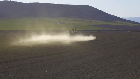 Tractor agrochemical Agricultural spraying.