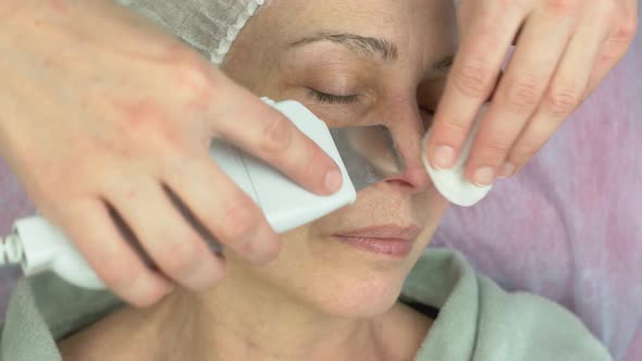 Ultrasonic Skin Cleansing Adult Woman