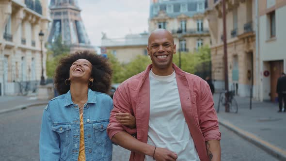 Happy couple spending time in the city