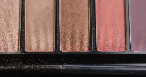 Eye shadow palette for make up