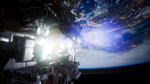 Alien UFO Near Earth alt