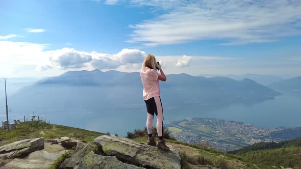 Photographer on CardadaCimetta Mount