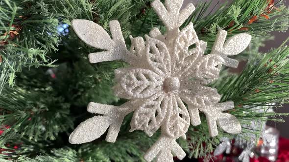 Christmas Tree White Snow Flake Decoration Close Up