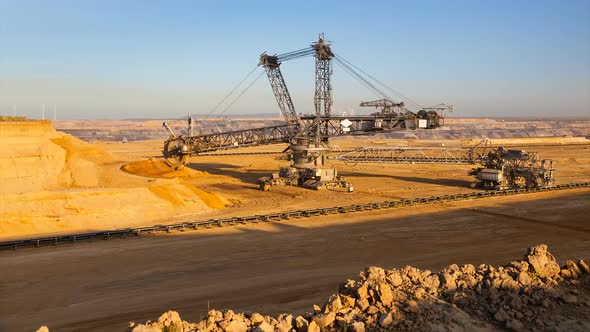 Giant Bucket Wheel Excavator Timelapse