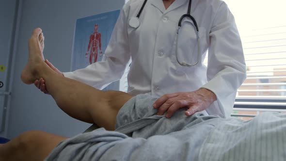 Physiotherapist at work in a hospital alt