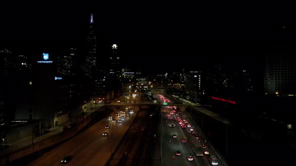 Transportation in chicago donwtown at night