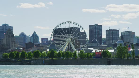 Ferris Wheel in the city of Montreal