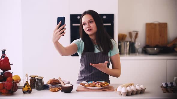 Cooking Webinar Video Recipe Woman Phone Kitchen