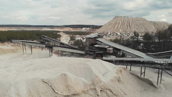 Stone Crusher (Rock Stone Crushing Machine) at Open Pit Mining and Processing Plant for Crushed