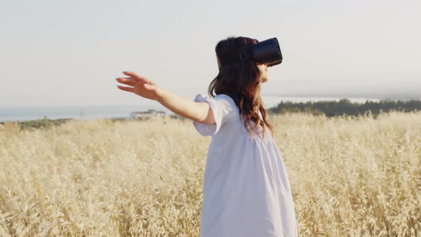 Young Girl Loves to Live in the Countryside with Virtual Reality
