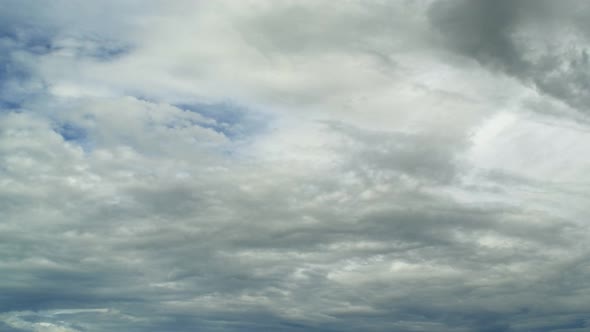 220511_Dramatic sky with storm cloud on a cloudy day time lapse.