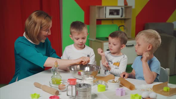 Kids Cook And Mash Dough