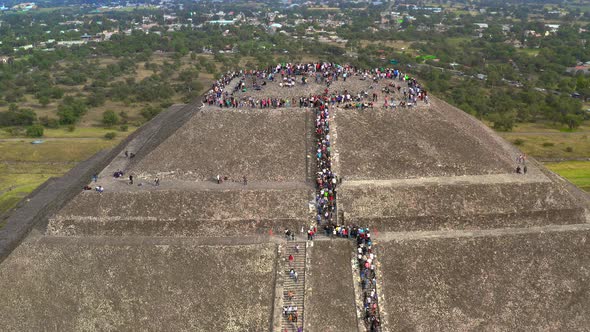 AERIAL: Teotihuacan, Mexico, Pyramids (Flying Forward)