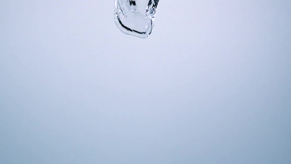 Water splash in midair, Slow Motion alt