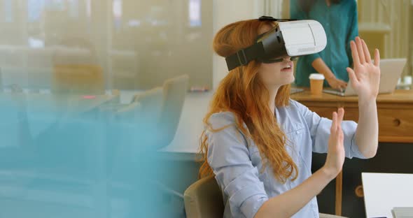 Female Executive Using Virtual Reality Headset 4k