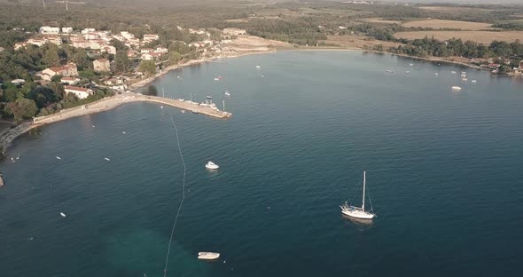 Colorgraded drone footage over croatia beaches and seas.Drone Settings:D-log / sharpening +1 kontr