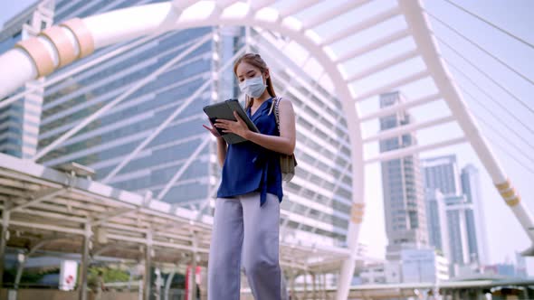 Office Girl in the city (Bangkok), wear a mask