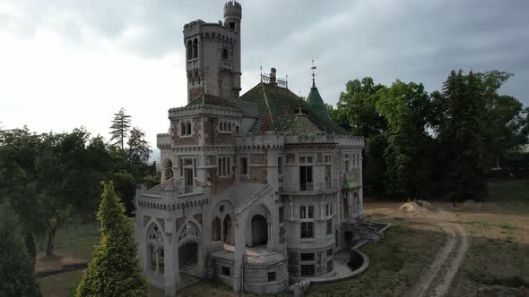 Misty Palace in The Forest