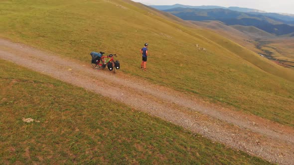 Traveller Enjoy Mountains View