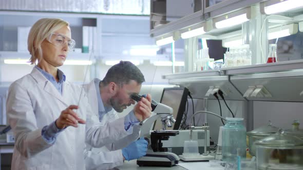 Researches Using Augmented Reality Screen alt