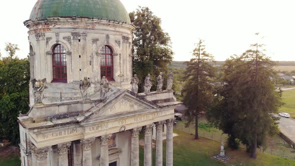 Old Baroque Catholic Church alt