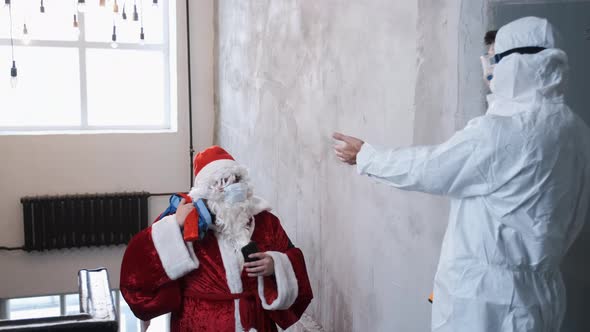 Santa Claus Wears Mask and Provides QR Code of Vaccination Certificate