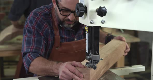 Mature Cabinet Maker Creates a Cabrioli Leg Using Bandsaw