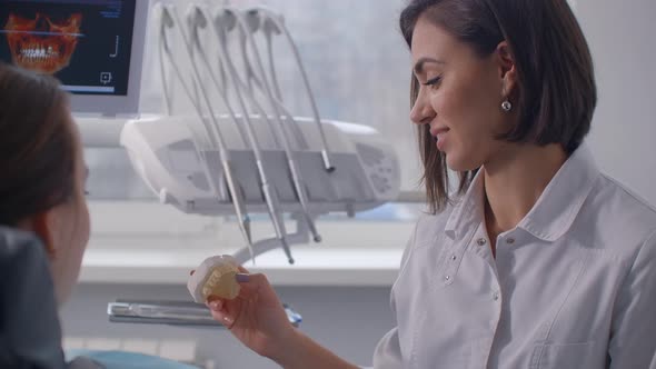 The Orthodontist Discusses the Solution of the Patient's Problems and the Algorithm of Dental alt