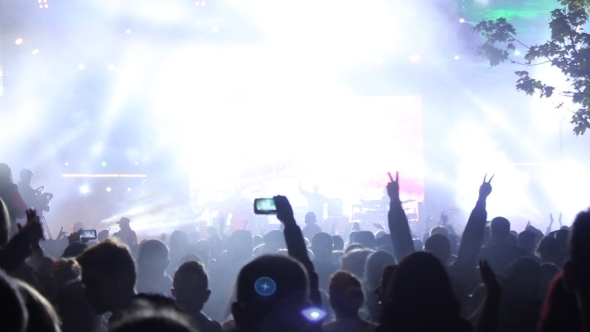 People at The Concert alt