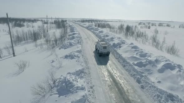 All-terrain vehicle on six wheels